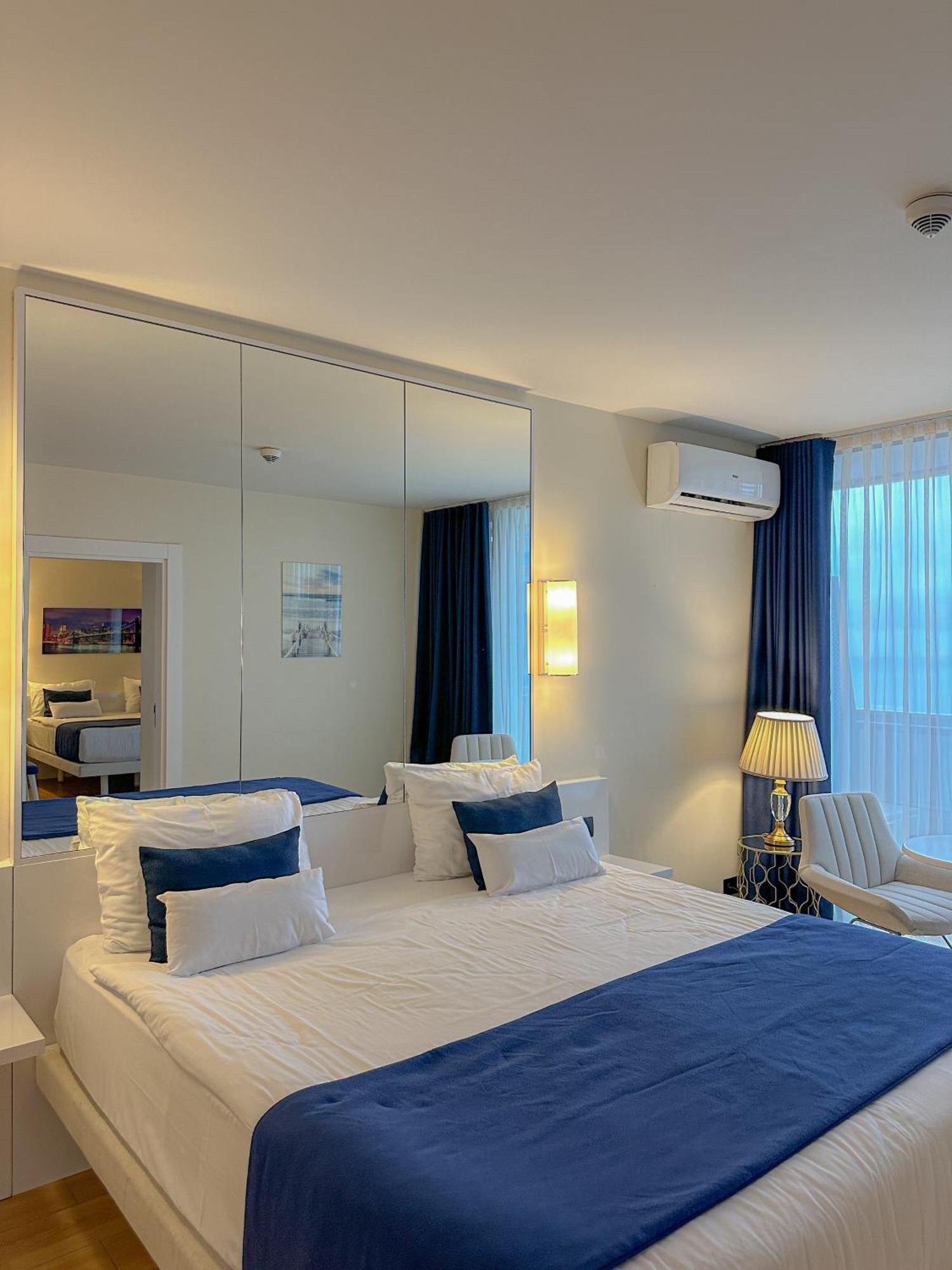 Luxury Batumi Hotel Eksteriør bilde